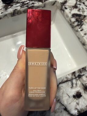 ONE/SIZE Turn Up The Base Full Beat Liquid Foundation - 50NR